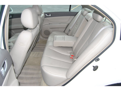 hyundai sonata 2006 white sedan gls v6 gasoline 6 cylinders front wheel drive shiftable automatic 77088