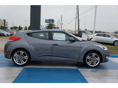 hyundai veloster 2013 gray coupe dct gasoline 4 cylinders front wheel drive automatic 77094