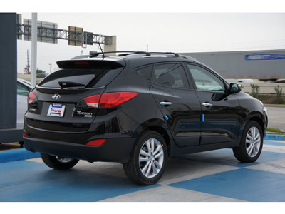 hyundai tucson 2013 black suv limited gasoline 4 cylinders front wheel drive automatic 77094