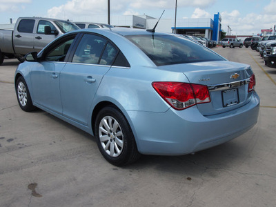 chevrolet cruze 2011 lt  blue sedan ls gasoline 4 cylinders front wheel drive automatic 78130