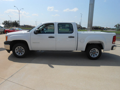 gmc sierra 1500 2013 white work truck flex fuel 8 cylinders 2 wheel drive automatic 75964