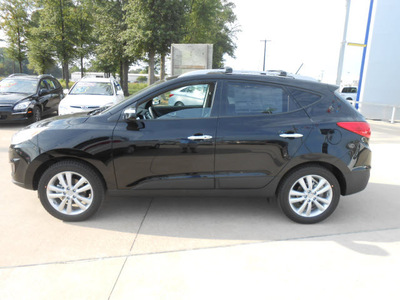 hyundai tucson 2013 black limited gasoline 4 cylinders front wheel drive automatic 75964