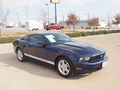 ford mustang 2012 dk  blue coupe v6 gasoline 6 cylinders rear wheel drive automatic 76108