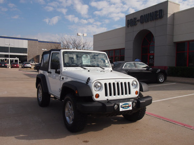 jeep wrangler 2012 white suv sport 6 cylinders automatic 75093