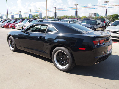 chevrolet camaro 2013 black coupe ls gasoline 6 cylinders rear wheel drive automatic 78130