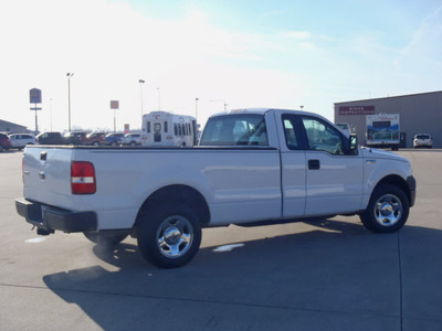 ford f 150 2006 white pickup truck xl gasoline 8 cylinders rear wheel drive automatic 62708