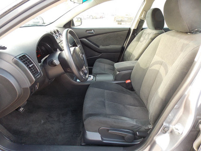 nissan altima 2011 gray sedan 2 5 s 4 cylinders shiftable automatic 77074