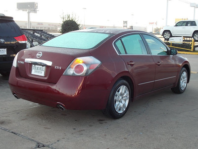 nissan altima 2011 dk  red sedan 2 5 s 4 cylinders shiftable automatic 77074