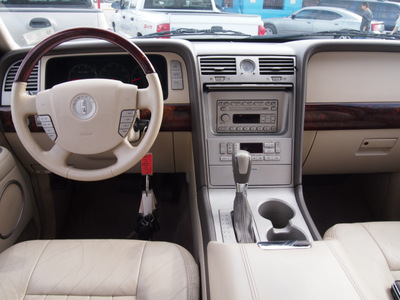 lincoln navigator 2004 beige suv luxury gasoline 8 cylinders rear wheel drive automatic 77018