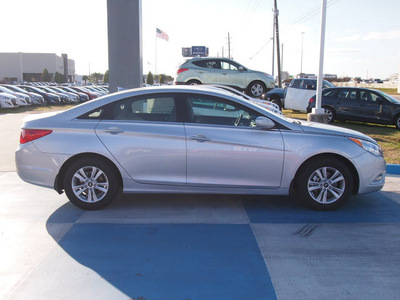 hyundai sonata 2013 silver sedan gls gasoline 4 cylinders front wheel drive automatic 77094