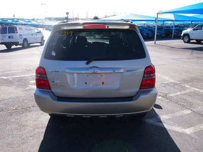 toyota highlander 2003 gold suv limited gasoline 6 cylinders all whee drive automatic 76234