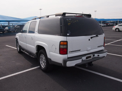 chevrolet suburban 1500 2005 white suv z71 flex fuel 8 cylinders rear wheel drive automatic 76234