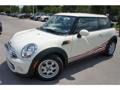 mini cooper 2012 off white hatchback gasoline 4 cylinders front wheel drive automatic 78729