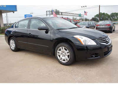 nissan altima 2011 black sedan 2 5 s gasoline 4 cylinders front wheel drive automatic 77034