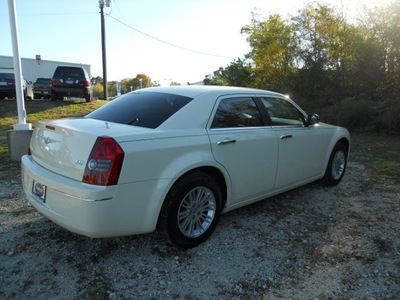 chrysler 300 2010 white sedan touring gasoline 6 cylinders rear wheel drive automatic 75606