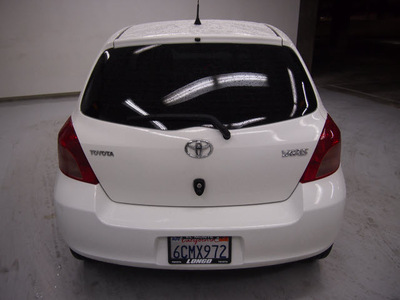 toyota yaris 2007 white hatchback gasoline 4 cylinders front wheel drive automatic 91731