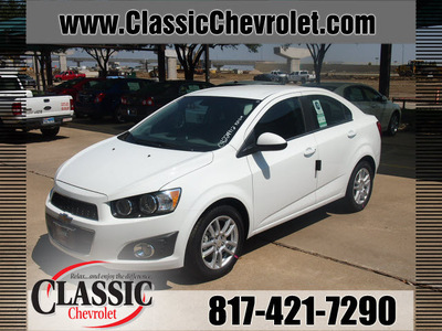 chevrolet sonic 2012 white sedan lt gasoline 4 cylinders front wheel drive automatic 76051