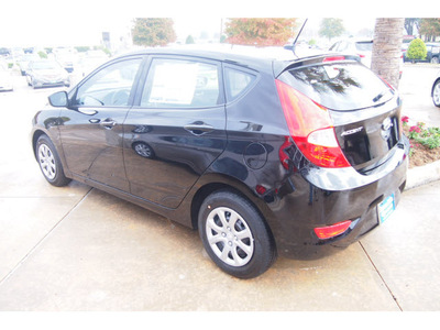 hyundai accent 2013 black hatchback gs gasoline 4 cylinders front wheel drive automatic 77074