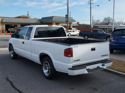 chevrolet s 10 2003 white pickup truck ls flex fuel 4 cylinders rear wheel drive automatic 27591