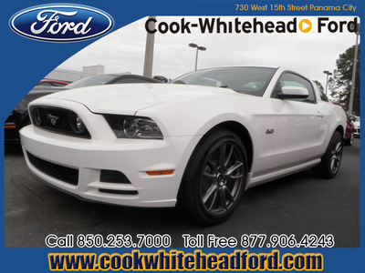 ford mustang 2013 white coupe gt gasoline 8 cylinders rear wheel drive automatic 32401