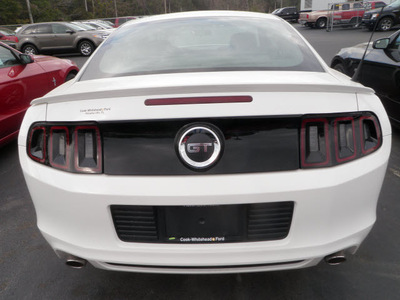 ford mustang 2013 white coupe gt gasoline 8 cylinders rear wheel drive automatic 32401