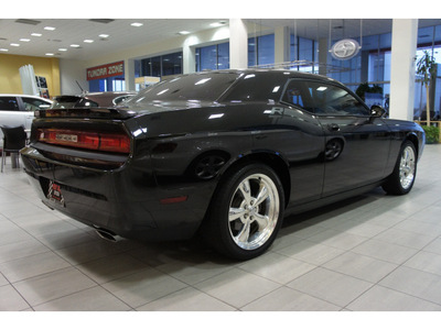 dodge challenger 2010 black coupe r t gasoline 8 cylinders rear wheel drive automatic 77469
