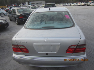 mercedes benz e320