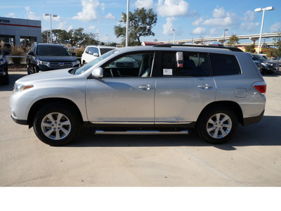 toyota highlander 2013 silver suv se gasoline 6 cylinders front wheel drive automatic 78232