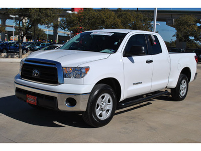 toyota tundra 2011 white grade gasoline 8 cylinders 2 wheel drive automatic 78232