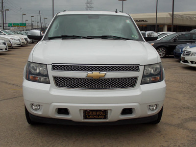 chevrolet suburban 2008 white suv lt 1500 8 cylinders automatic 77074