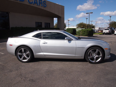 chevrolet camaro 2010 silver coupe ss gasoline 8 cylinders rear wheel drive automatic 75075