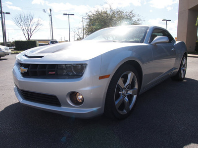 chevrolet camaro 2010 silver coupe ss gasoline 8 cylinders rear wheel drive automatic 75075