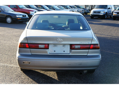 toyota camry 1999 beige sedan le gasoline 4 cylinders front wheel drive automatic 76543