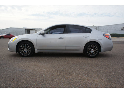 nissan altima 2010 silver sedan 2 5s gasoline 4 cylinders front wheel drive cont  variable trans  78550