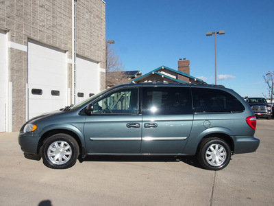 chrysler town and country 2006 lt  blue van touring gasoline 6 cylinders front wheel drive automatic 80301