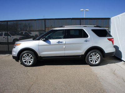 ford explorer 2013 white suv xlt flex fuel 6 cylinders 2 wheel drive automatic 75235