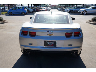 chevrolet camaro 2013 silver coupe ls gasoline 6 cylinders rear wheel drive automatic 76051