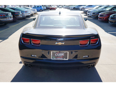 chevrolet camaro 2013 black coupe lt gasoline 6 cylinders rear wheel drive automatic 76051