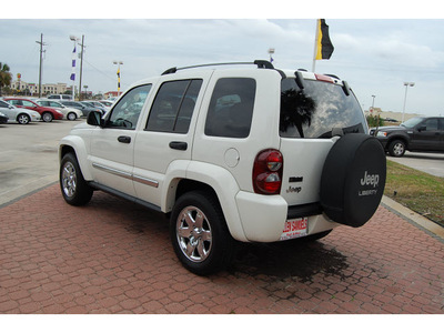 jeep liberty 2005 white suv limited gasoline 6 cylinders rear wheel drive automatic 77642