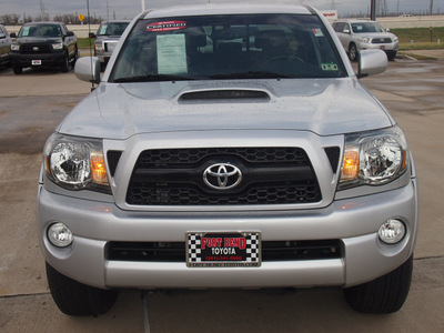 toyota tacoma 2011 silver v6 gasoline 6 cylinders 4 wheel drive automatic 77469