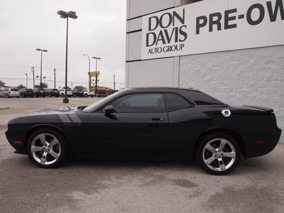 dodge challenger 2010 black coupe r t gasoline 8 cylinders rear wheel drive automatic 76011