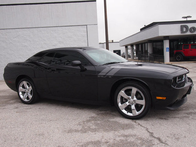 dodge challenger 2010 black coupe r t gasoline 8 cylinders rear wheel drive automatic 76011