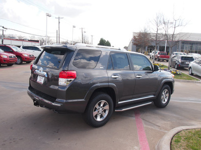 toyota 4runner 2013 gray suv sr5 gasoline 6 cylinders 2 wheel drive automatic 76116