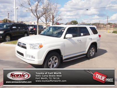 toyota 4runner 2013 white suv sr5 gasoline 6 cylinders 4 wheel drive automatic 76116