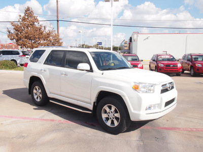 toyota 4runner 2013 white suv sr5 gasoline 6 cylinders 4 wheel drive automatic 76116