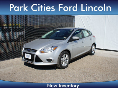 ford focus 2013 silver hatchback se 4 cylinders automatic 75235