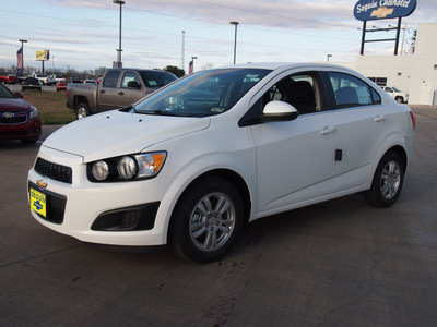 chevrolet sonic 2013 off white sedan lt auto gasoline 4 cylinders front wheel drive automatic 78155