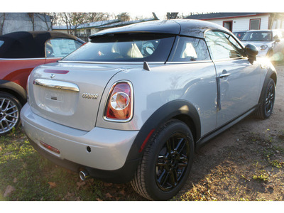 mini cooper 2013 off white coupe gasoline 4 cylinders front wheel drive automatic 78729