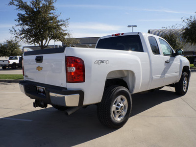 chevrolet silverado 2500hd 2013 white lt gasoline 8 cylinders 4 wheel drive automatic 76051