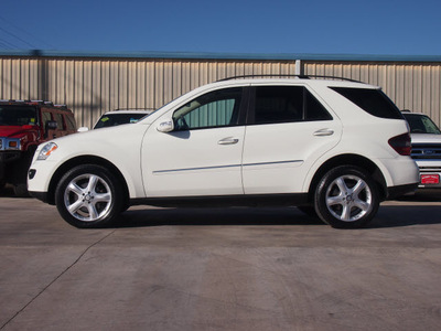 mercedes benz m class 2008 white suv ml350 gasoline 6 cylinders all whee drive automatic 79110